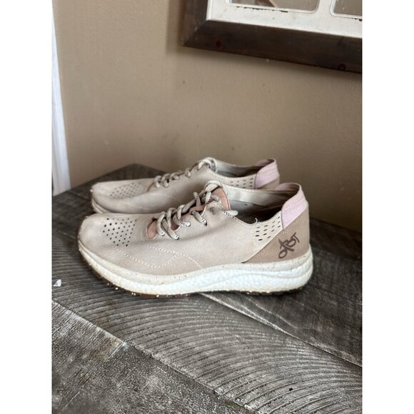 OTBT Shoes - OTBT Women's Free Sneakers Rosette 8m